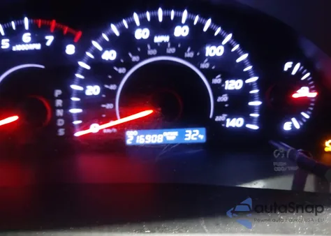 2010 Toyota Camry Le z USA, uszkodzony, nr VIN 4T4BF3EK2AR049506